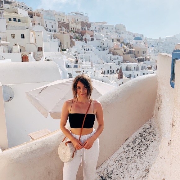 Meet your Posher, Hannah - Picture 2 of 4